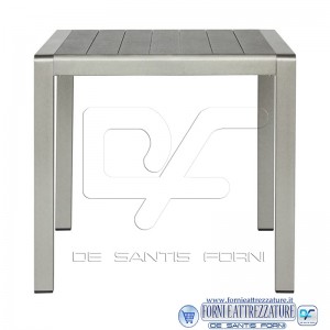 Tavolo da esterno cm.80x80x76H Tavolo da esterno cm.77x77x110 + 4 Sgabelli